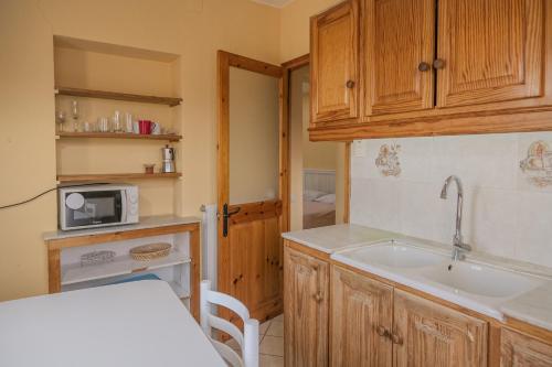 Apartamento con balcón en Sant Jaume (Apartamento con balcon en Sant Jaume) in San Jaime De Llierca