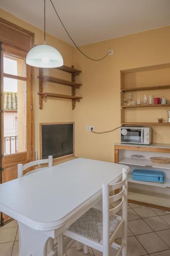 Apartamento con balcón en Sant Jaume (Apartamento con balcon en Sant Jaume) in San Jaime De Llierca