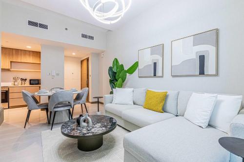 Modern Luxury 1BR Apt with Canal Panorama - image 14