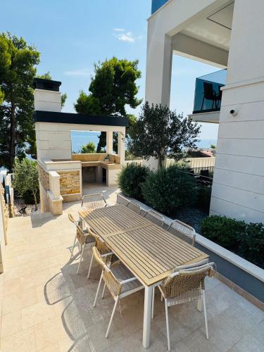 Létesítmények, Luxury Beachfront Villa Carlisa in Okrug Gornji