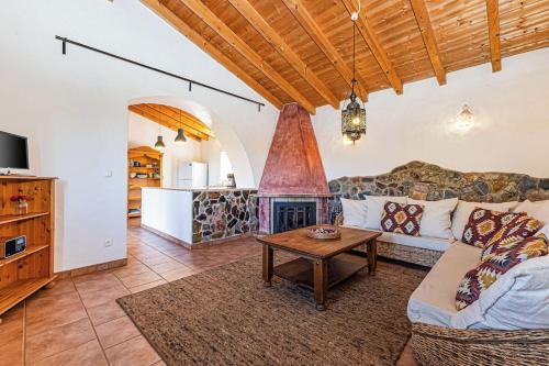 Monte Labarito - Casa de Baixo - Country House in Montes da Estrada