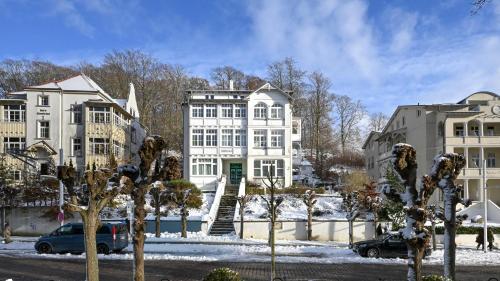 DÜNENHAUS Sellin (DUNENHAUS Sellin) in ออสซีบาร์ด ซีลเลิ่นน์