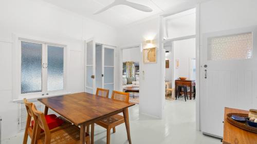 Létesítmények, White Cockatoo Beachfront Cottage in Newell Beach