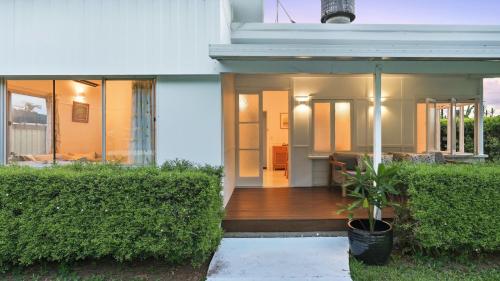 A szálláshely kívülről, White Cockatoo Beachfront Cottage in Newell Beach