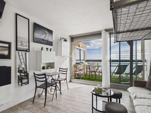 Studio Panoramique avec Climatisation au Grau d'Agde - FR-1-423-152 in Le Grau d'Agde