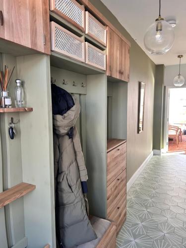 Large double room with a private bathroom in a quiet neighbourhood, Dublín (foto 7)
