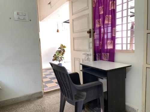 Exclusive Single Occupancy Room in Peaceful Residential Setting photo 4