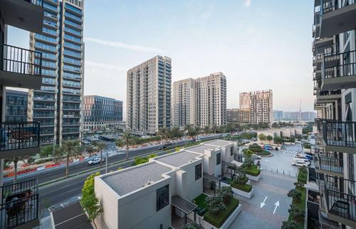 Stylish Fully Furnished 1BR in Executive Residence - image 10