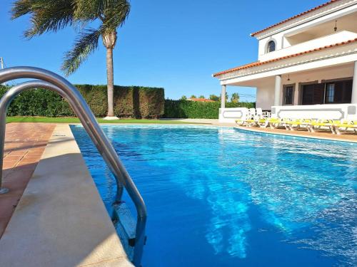 Villa Ramos Piscina Privada by Ecovillas Albufeira gîte à louer Roja- Pé