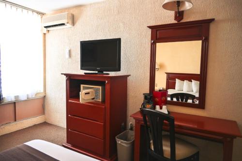 room detail thumbnail 1