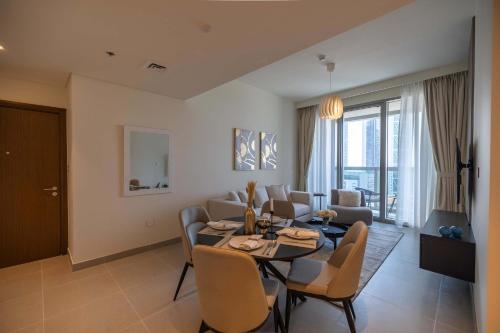 HomesGetaway-Luxury 1BRApartment in Forte Downtown - image 11