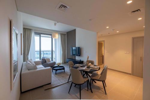 HomesGetaway-Luxury 1BRApartment in Forte Downtown - image 12