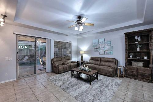 Desert Escape with Private Pool and Jet Tub, 3BR Home in Tramonto