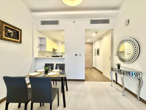 High-Floor 1BR with Burj Khalifa View SOL BAY - image 11