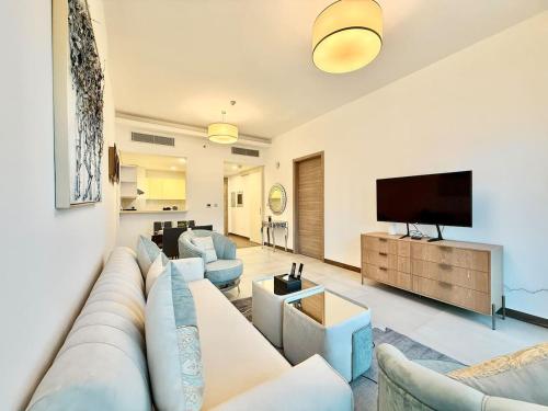 High-Floor 1BR with Burj Khalifa View SOL BAY - image 5