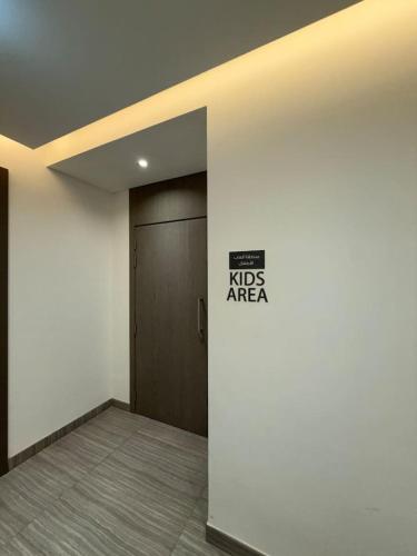 Partial Burj View Gym Kids Play 1BR - image 6
