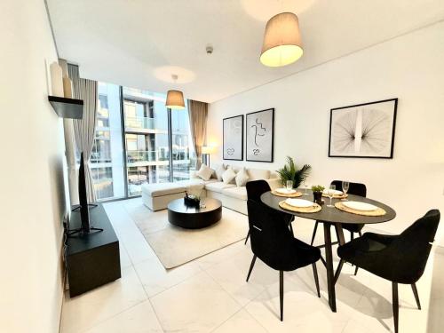 A Modern 1BR Apartment with Cozy Balcony - image 8