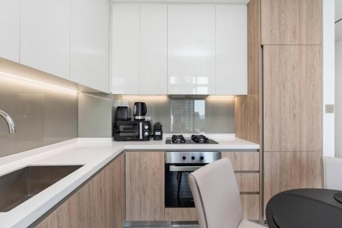Peninsula Tower 1 - New Elegant Unit with Top Amenities - image 3