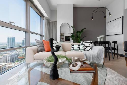 Onyx Tower 2 - Modern Bedroom with Amazing Views - image 9