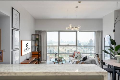 Onyx Tower 2 - Modern Bedroom with Amazing Views - image 3