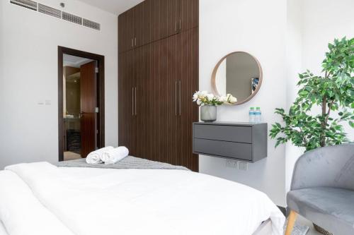 Onyx Tower 2 - Modern Bedroom with Amazing Views - image 5
