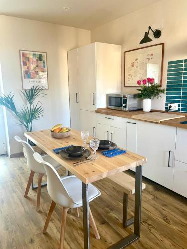 virtuve, Casa del Concejo Segovia Aire acondicionado y jardín (Casa del Concejo Segovia Aire acondicionado y jardin) in Navas de Riofrio