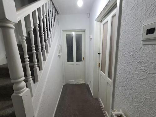 Spacious Double Bedroom WC Greater Manchester - Shawforth