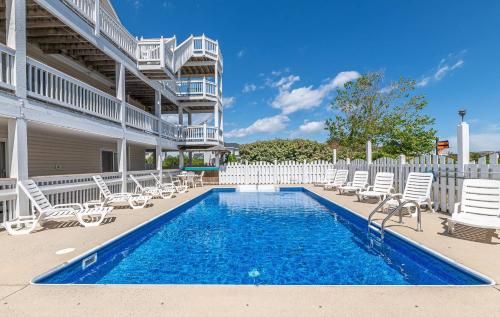 Mare Nostrum - Corolla Whalehead 430 Yds to Beach Ocean View Pool Hot Tub Events Flex Stays - image 2