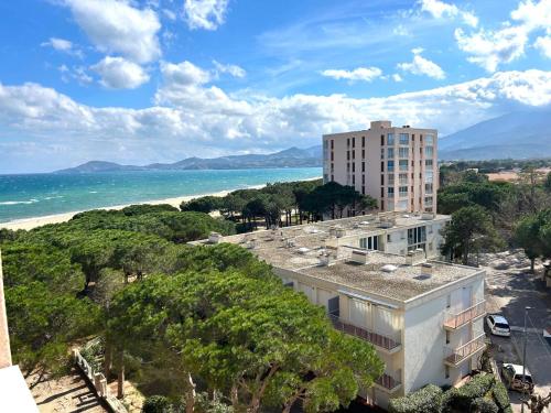 Bel appartement équipé proche plage, vue panoramique - FR-1-837-52