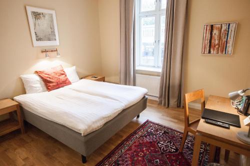 Hotel Bishops Arms Lund The 3-star Hotel Bishops Arms Lund offers comfort and convenience whether youre on business or holiday in Lund. Offering a variety of facilities and services, the property provides all you need for a