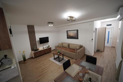 Mariachi Surčin - Apartment