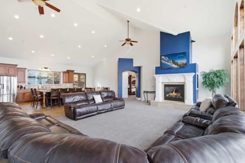 Private Family Home with Hot Tub in Bluffdale (UT)