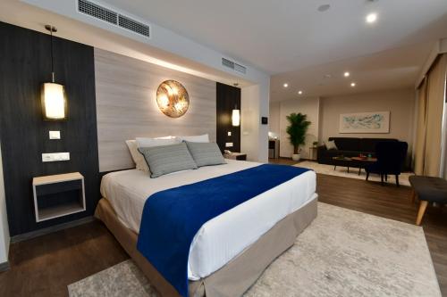 Hotel Salobrena – khách sạn tại La Herradura