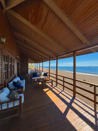 Izumi Lodge Wooden Beachfront Villa with Private Pool in Puerto Quetzal