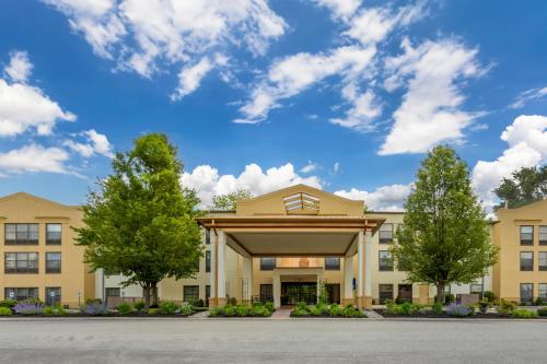 外部景觀, Comfort Suites State College near Penn State in 州學院市中心