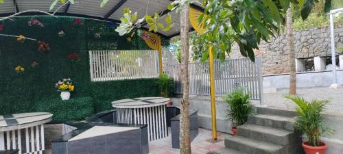 Lion Resorts, Sirumalai in Sirumalai