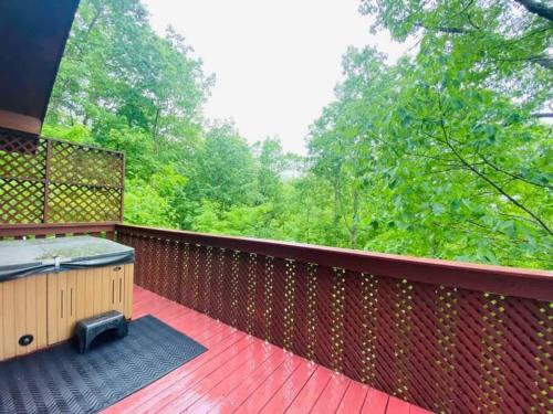 Romantic, Honeymoon Cabin In The Smokies! in Gatlinburg, USA