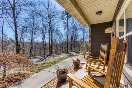 Irresistible Retreat Wpool, Hot Tub, Arcade in Sevierville, USA