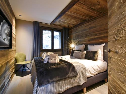 Appartement Méribel, 5 pièces, 12 personnes - FR-1-613-25 (Meribel : Superbe appartement de 140m², 4 chambres, acces pistes, cheminee, WIFI, parking - FR-1-613) in Meribel