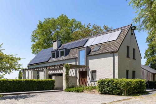 Nyte Villa I Ghent 20min I 1ha I AC EV I Fireplace – khách sạn tại Drongen