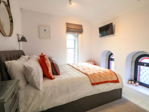 1 Chapel Place - image 5