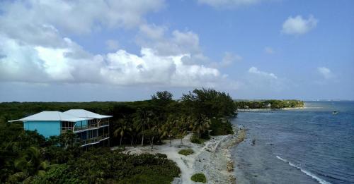 外觀, Quatro Vista A2 Oasis Modern 900sqft Oceanfront Suite & Bunks in 烏提拉