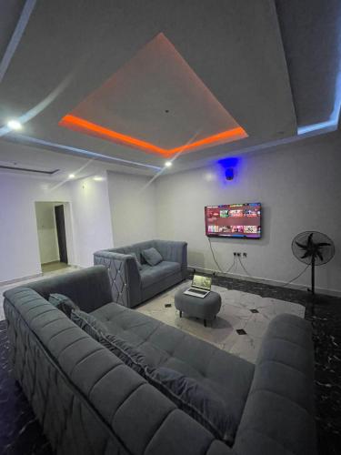 Nazz Suites - Luxury 3BR - Airport Extension Enugu – khách sạn tại New Haven