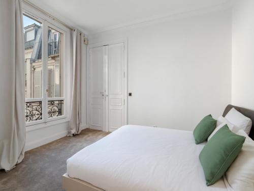 The Parisian Beauty - Ultra Luxury - image 2
