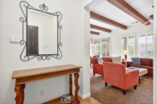 LV222 Spacious Upstairs 2BR Lock-Off in Legacy Villas in La Quinta, USA