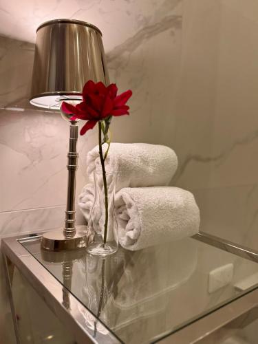 Sleephotels Alsterroom - Tap to explore photos