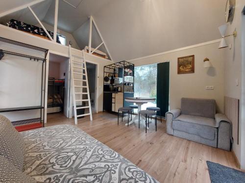 small house "Urgas" by the sea with 6 beds in Ķesterciems