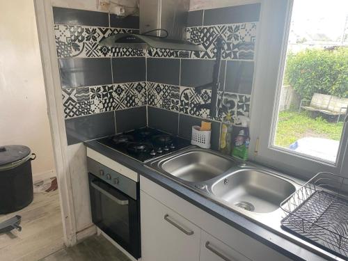 Maison de ville mitoyenne 4 chambres proche plages in Moon-sur-Elle