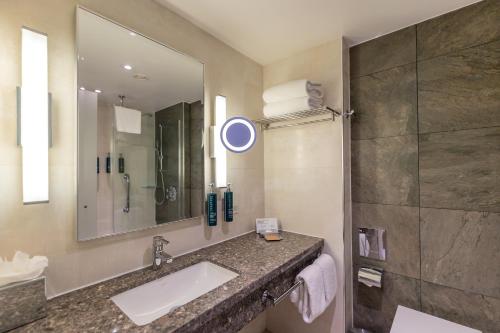 room detail thumbnail 2