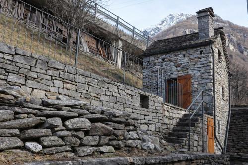 Baitin - Mini-house in nature - Verzasca Valley in Frasco